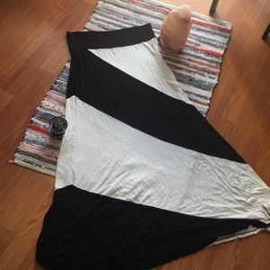 Black and white maxi skirt